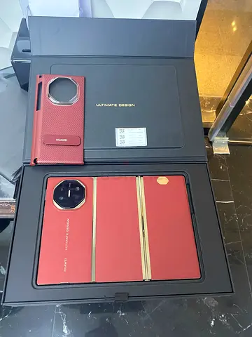 HUAWEI Mate XT ULTIMATE DESIGN (16GB + 1TB)