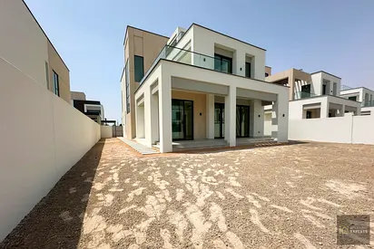 TERRACE AND GARDEN | SPACIOUS LAYOUT | BOOK NOW