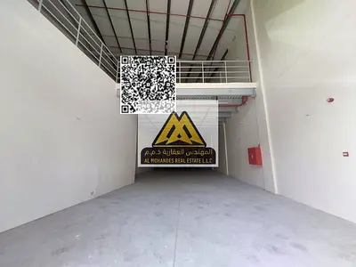 للإيجار محلات ومستودع في الصناعية