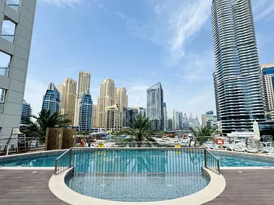 Stylish 1-Bedroom Apartment with Balcony Overlooking Marina