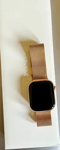 Apple Series 10 RoseGold 42 Milanese Strap