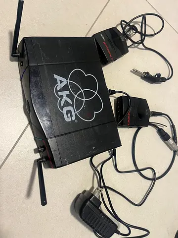 AKG Wireless dual guitar system