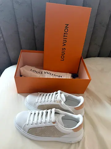 Louis Vuitton Time Out Sneaker – Size 40