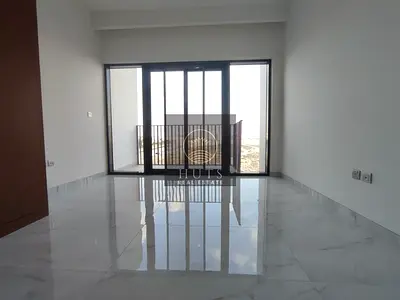 بدون ثلاجة | شيكات متعددة | غير مفروش | معيشة فاخرة