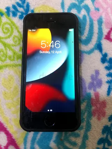 iPhone with case - good working condition- no sim bypassed 32gb