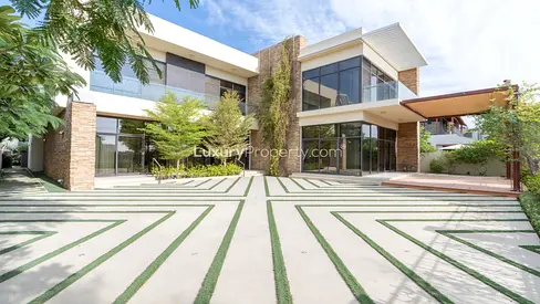 Luxury | Vacant | 6 Bed | Golf Course View