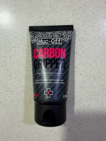 MUC-OFF CARBON GRIPPER 75g