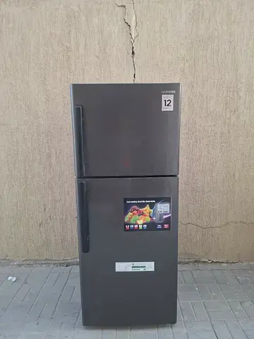 Great look Daewoo Refrigerator with Double-Door, very neat