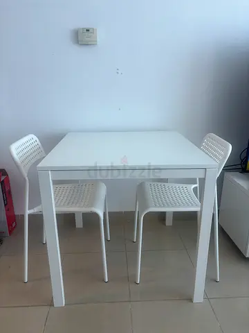 IKEA white dining table 75x75 with 2 white chairs - perfect condition