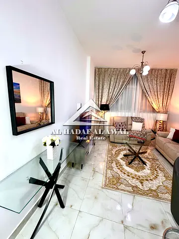 غرفة وصالة الشارقة القصباء مساحة كبيرة