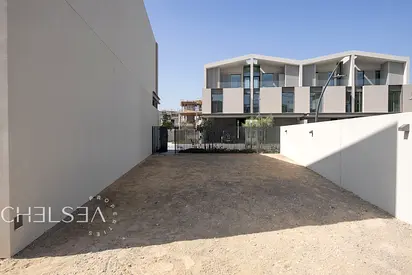 CORNER TOWNHOUSE | G+1 | LUXURY LIVING