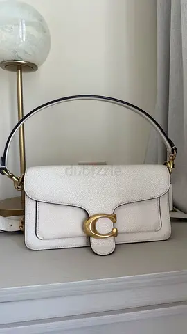 White leather original Coach shoulder bag with gold hardware