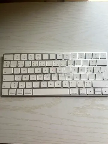 Apple Original Bluetooth Keyboard/ Slim White — Good Condition
