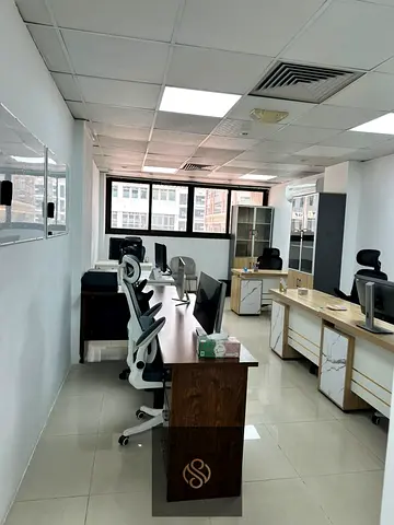 المكاتب الفاخرة– شاملة وجاهزة للتسليم