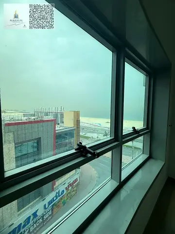 3bhk big size for rent in corniche tower for yearly rent