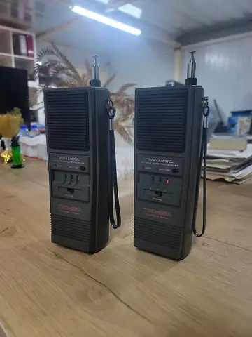Realistic TRC-85 3-Channel CB/Walkie Talkie Transceivers (1 pair)