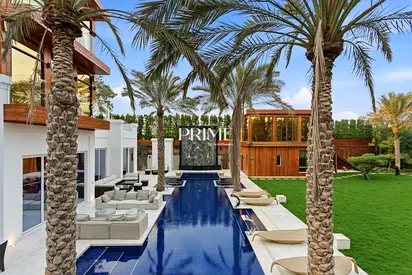 Expansive plot | Unique | Secluded Paradise