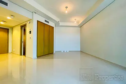 Mid Floor | Vacant | Residential