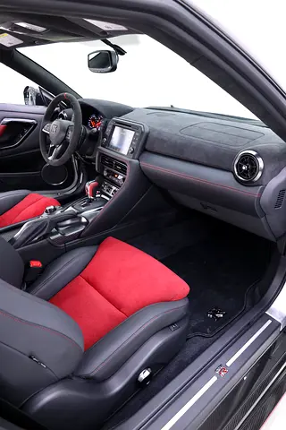 صورة 6 لـ 2023 Nissan GT-R