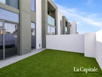 Prime Location | Single Row | Spacious Layout