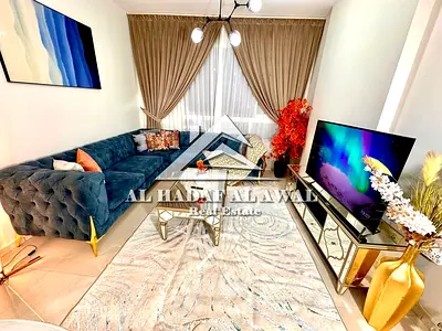 الشارقة المجاز٣ بجوار حديقه الصفيا غرفه وصالة مساحه جيده فرش ممتاز ايجار 3800 درهم مع نت فقط تامين 1000 درهم
