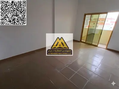 بلكونة باطلالة مميزة | صالة منفصلة بباب | موقع مميز بالقرب من جميع الخدمات | سهل المخرج لدبي