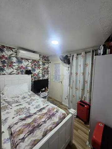 Indian/Sri Lankan catholic female only!! Small Private Room Available with attached outdoor washroom