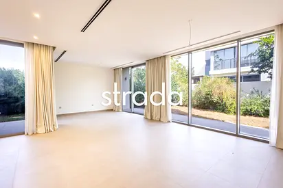 Corner Unit|Great Location | Near Pool and Park