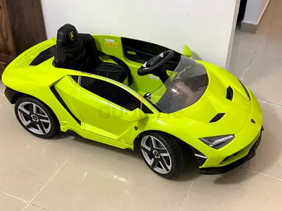 Electric toy car