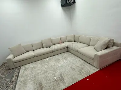 Like new condition oc home corner sofa