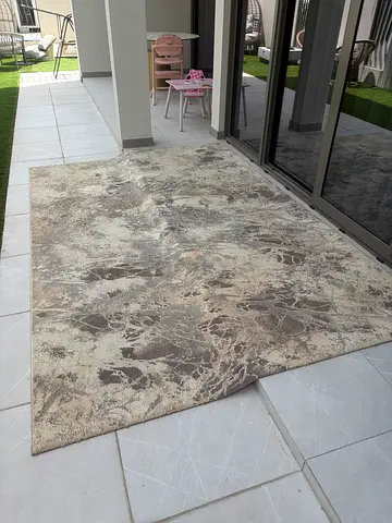 Large neutral abstract area rug — beige and gray tones 3x2m