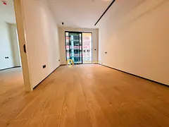 Wooden Floor 1BR | Fitted Kitchen | Affordable