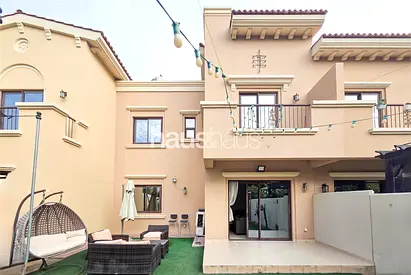 Landscaped garden | Single row | Family