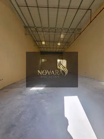 For Annual Rent in Umm Al Quwain – 2,000 sq. ft. – Spacious Warehouse in Umm Al Thaoub – Strategic Location and Excellent Specifications