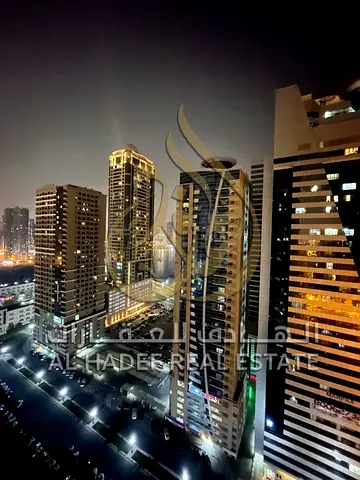 🔹 للإيجار – شقة غرفتين وصالتين في الخان – الشارقة 🔹 📍 موقع مميز قريب من كورنيش الخان وبحيرة القصباء  💰 الإيجار الشهري: 5,500 درهم 🔐 التأمين: 1,00