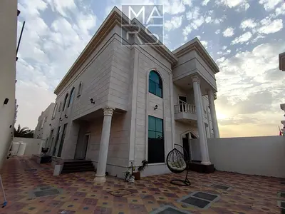 فيلا فسيحة للإيجار في مجمع نسما السكني، تضم 5 غرف نوم