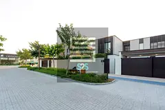 Premium Finish! Single Row Villa! Linear Park View