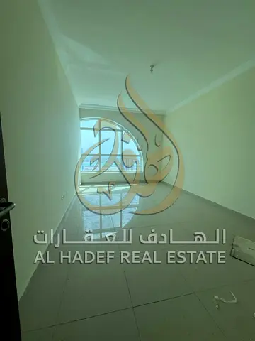 🔥 إعلان ناري للإيجار في الشارقة – الخان 🔥  ✨ شقة فخمة بإطلالة بحرية كاملة على كورنيش الخان مباشرة 🌊  📍 التفاصيل:  * 3 غرف وصالة * مساحة ممتازة جدً