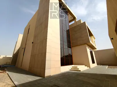 فيلا فاخرة جديدة كلياً مكونة من 6 غرف نوم مع مسبح للإيجار