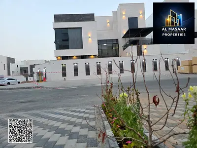 3-story corner villa with 6 bedrooms, including a swimming pool, electricity, water, air conditioning, elevator, and registration fees. Located in one