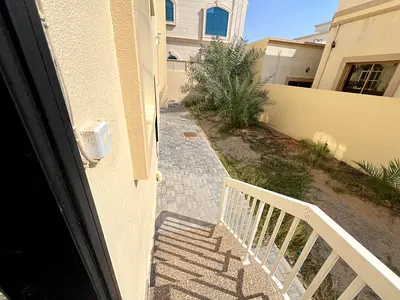 فيلا للإيجار في الحميدية عجمان، 5 غرف ماستر، مجلس وصالة، 6 حمامات، حوش كبير، 120 ألف على 4 دفعات، مواطنين فقط