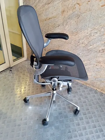 Selling Herman Miller Remastered black chair size B Fully Loaded available