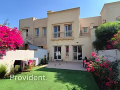 Upgraded | Immaculate Condition | Middle Unit