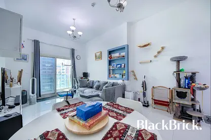 Upgraded | Spacious 1BR | Vacant on transfer