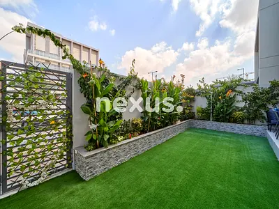Vastu Unit | Landscaped | Single Row | Upgraded