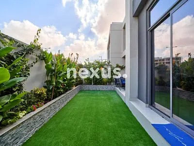 Vastu | Landscaped| Single Row | Upgraded | Vacant