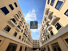 READY TO MOVA IN-DIRECTTO E311-PARKING-FREE HOLD