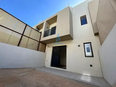 Modern Villa in a High-End Lifestyle Community | Resale