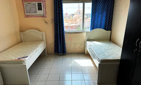 INDIAN EXECUTIVE GENTS/BACHELOR FURNISHED BED SPACE – Next to ADCB METRO Exit-1 – KARAMA