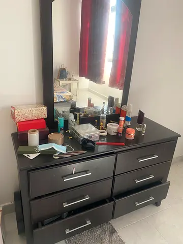 Dressing table